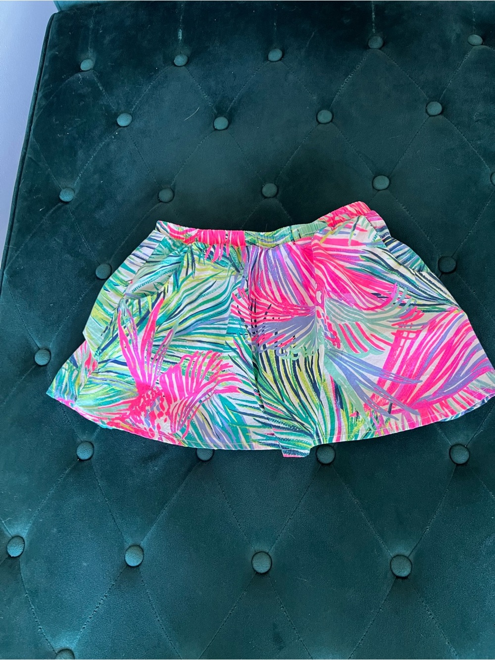 Lilly Pulitzer Girls Skort, size L (8-10) with 2 front pockets EUC